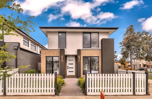 Rockbank House | Modern Rockbank Retreat Near Caroline Springs