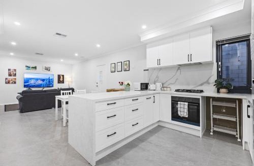 St James House | Modern Rooms for Professionals-Walk to Curtin University