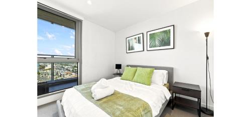 Southbank Apartment | Modern Southbank Oasis 2BR with Resort Amenities and Stunning Balcony Views
