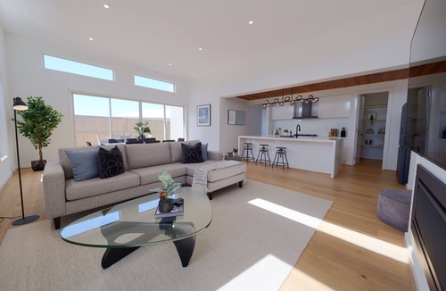 Ocean Grove Villa | Modern Spacious Coastal Villa