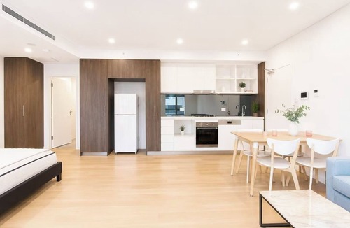 Zetland Apartment | Modern Studio in Zetland | Close to CBD, Airport & Green Square