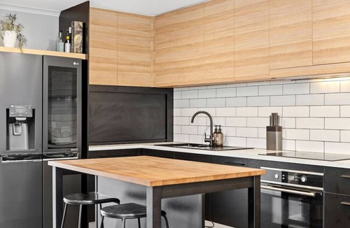 Newtown House | Modern two bedroom townhouse in quiet location