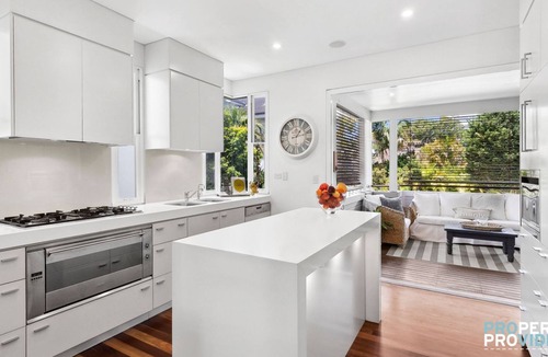 Manly House | Moments to Manly Beach – 4 Bedroom Retreat