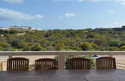 District Council of the Copper Coast House | Mood Beach House - Moonta Bay