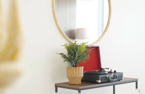 Surry Hills Apartment | Moody Luxe Designer 2BR Dark Oak Surry Hills