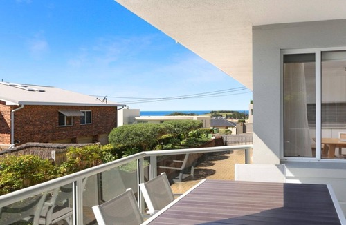 Terrigal Apartment | MOON GLOW| Views, Short walk to beach | Accom Holidays