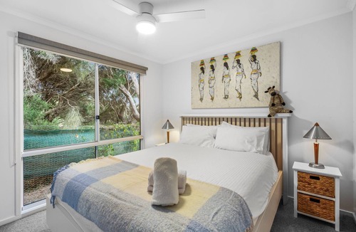 Barwon Heads House | Moonah coastal retreat with heated swimming pool