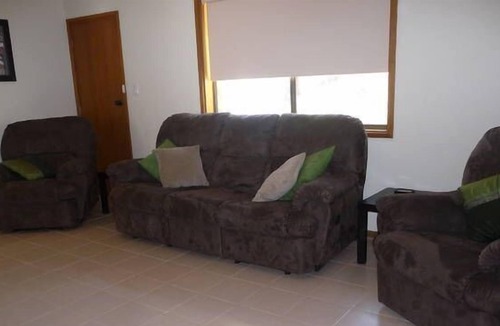 Moonta Bay House | Moonaka Moonta Bay Holiday House