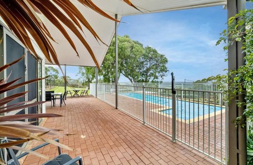 Deepdene House | Moondyne Private Estate with a Pool, Tennis Court and Ocean Views, Pet Friendly
