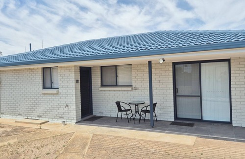 Moonta Bay House | Moonta Bay Escape - 5 min walk to Beach, Jetty and Splash Town.