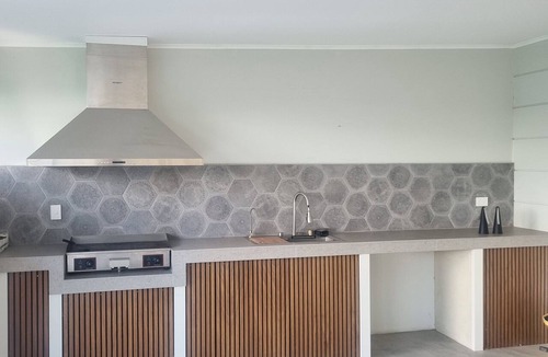 Moonta Bay House | Moonta Bay Hideaway in Moonta Bay offers a spacious holiday home .