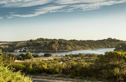 Guilderton House | Moore Views - Stunning River Views