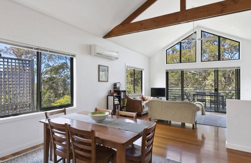 Lorne House | Morgans @ Lorne - with WiFi