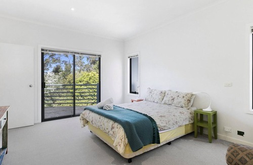 Lorne House | Morgans @ Lorne - with WiFi