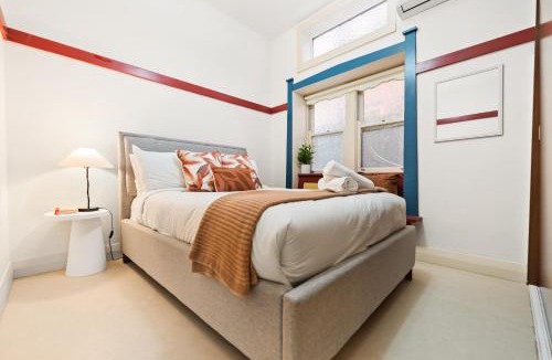 Mosman Apartment | Mosman 2BR Coastal Retreat | Balmoral & Harbour