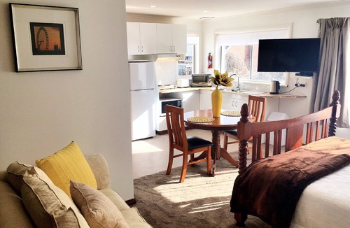 Hobart Central Business District Hotel | Motel Mayfair on Cavell
