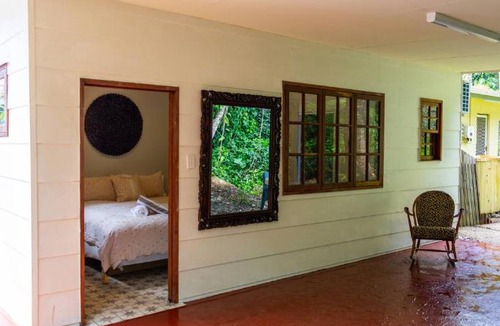 Mowbray Villa | Mount Panorama sea and valley views whole house and garden private
