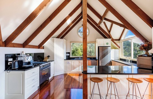 Yarra Junction House | Mount View Estate - A Luxury Getaway with Unforgettable Views