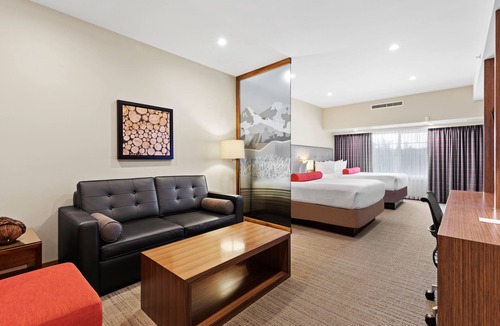 Sundre Hotel | Mountainview Inn & Suites