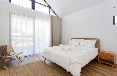Mount Lawley House | Mt Lawley Home, Cafés, Free Parking, Sleeps 6