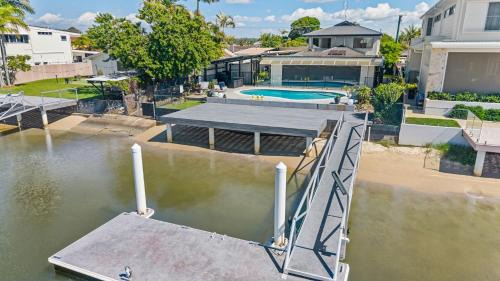 Maroochydore House | Mudcrab Manor, waterfront holidays at it's best