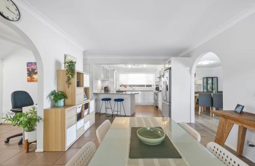 Maroochydore House | Mudcrab Manor, waterfront holidays at it's best