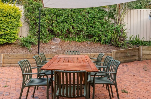 Corlette House | Mulloway Pet-Friendly Getaway