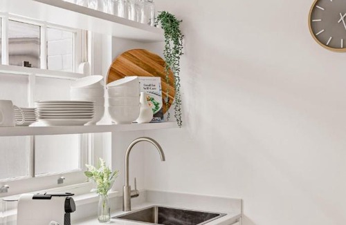 Randwick Apartment | Mulwarree Avenue Apartments by Urban Rest