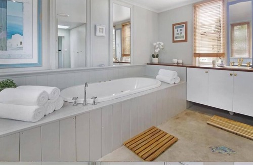 Merimbula Apartment | Munn Tower House 4 Bedroom 2 Bathroom