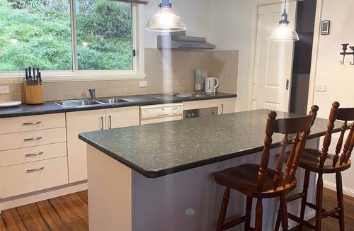 Marysville House | MURCHISON COTTAGE - Relaxing, fresh retreat from the city