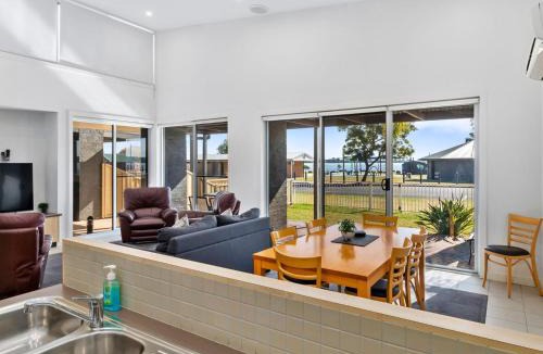 Yarrawonga Apartment | Murray Grange apartment 6