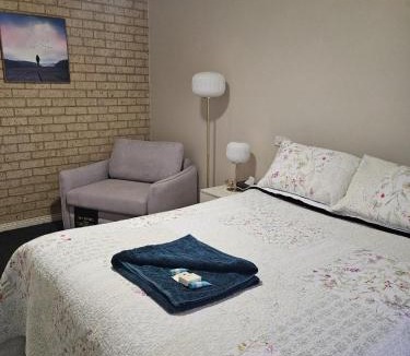 Gnowangerup Bed & Breakfast | Murray's Bed & Breakfast