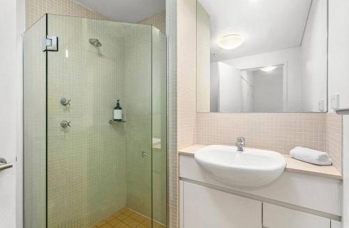 Mosman Apartment | MUS21 - Modern 1 bedroom w study and parking - Nth Sydney
