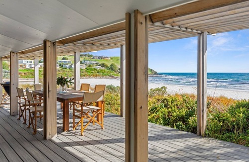 Myponga Beach House | Myponga Dunes - 1 Hewett Crescent, Myponga Beach