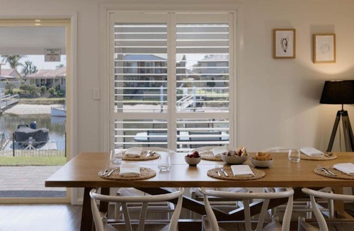 Yamba House | Nabilla Court - Waterfront Luxury with Shared Pontoon & Paddleboards - Holiday Yamba