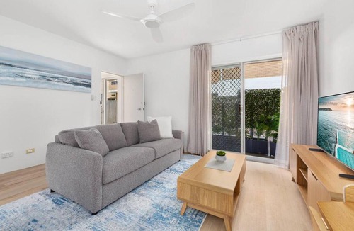 Narrabeen Apartment | Narrabeen Nook - Easy Living between Beach & Lagoon