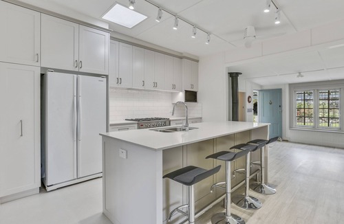 Eden House | Nautical Hideaway - 4 bedroom historic charm