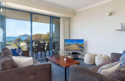 Hawks Nest House | Nautilus 6 Beach Front Bliss