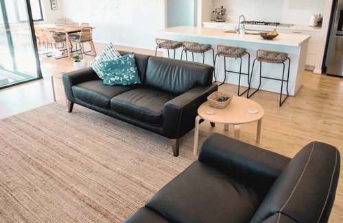 Point Lonsdale House | Nautilus in The Point
