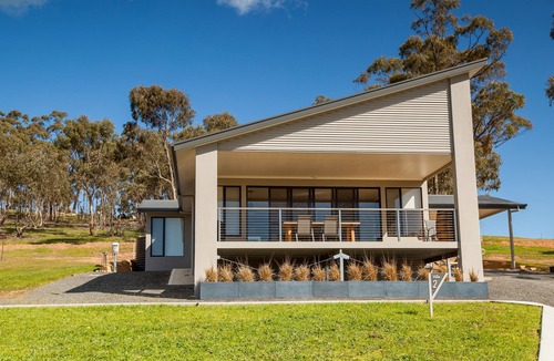 Clare Villa | Neagles Retreat Villas 3-2 bedrooms