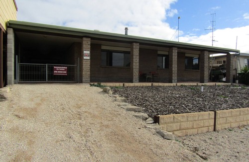 Marion Bay House | Nelson House - Close to beach! Off peak special!
