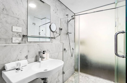 Perth Bed & Breakfast | Nest on Newcastle – T1
