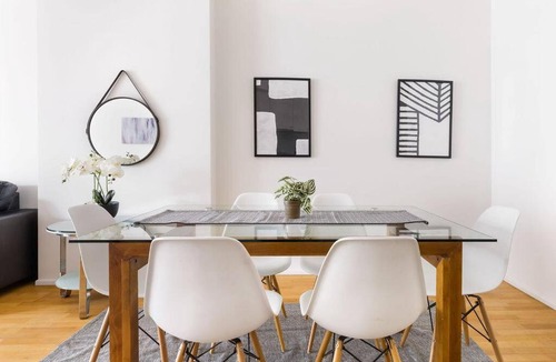 Sydney Central Business District Apartment | NEW! A Bright & Modern Suite Next to Darling Harbour