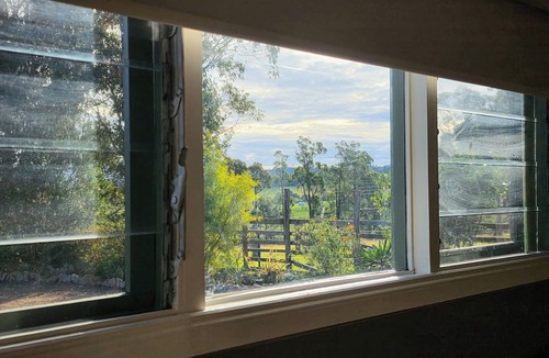 Sarsfield Cottage | New Farm stay Cottage with stunning views, and relaxed country comfort.