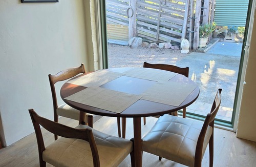 Sarsfield Cottage | New Farm stay Cottage with stunning views, and relaxed country comfort.