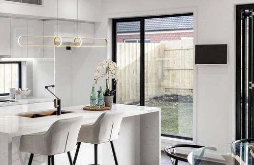 Croydon House | New Luxury Residence |3Bedrooms|Free Parking| WIFI