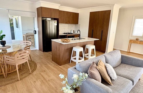 Wagga Wagga House | New Modern living immaculate 3 bedroom home in Wagga Wagga
