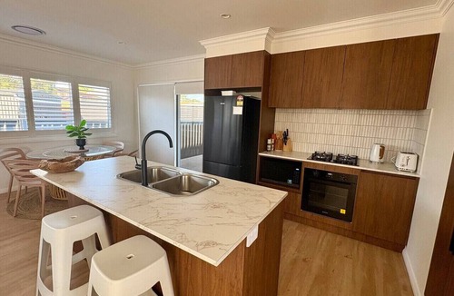 Wagga Wagga House | New Modern living immaculate 3 bedroom home in Wagga Wagga