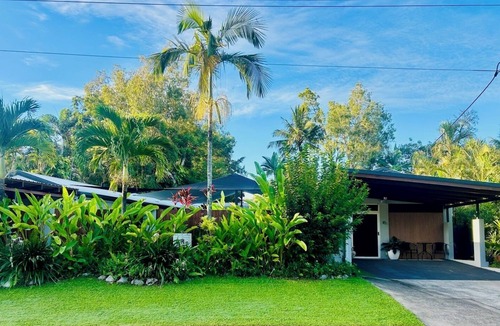 Port Douglas Apartment | New seabrook beach studio by the sea 🏝️