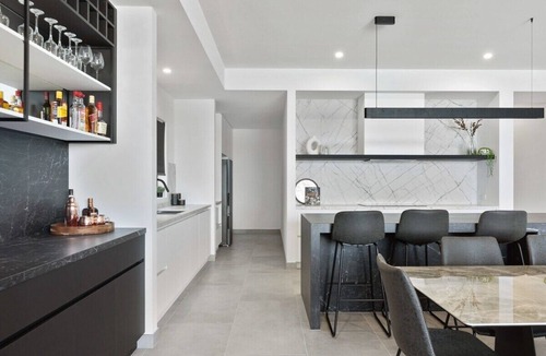 Yarrawonga House | NEW - The Black Pelican